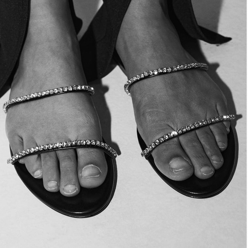 NWT. Zara Black Low Heeled Sandals. Size 8. - Picture 6 of 8